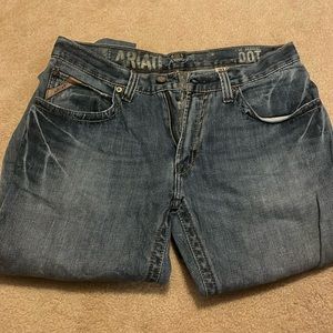 Ariat men’s jeans, worn a couple times. No holes or stains 31x34